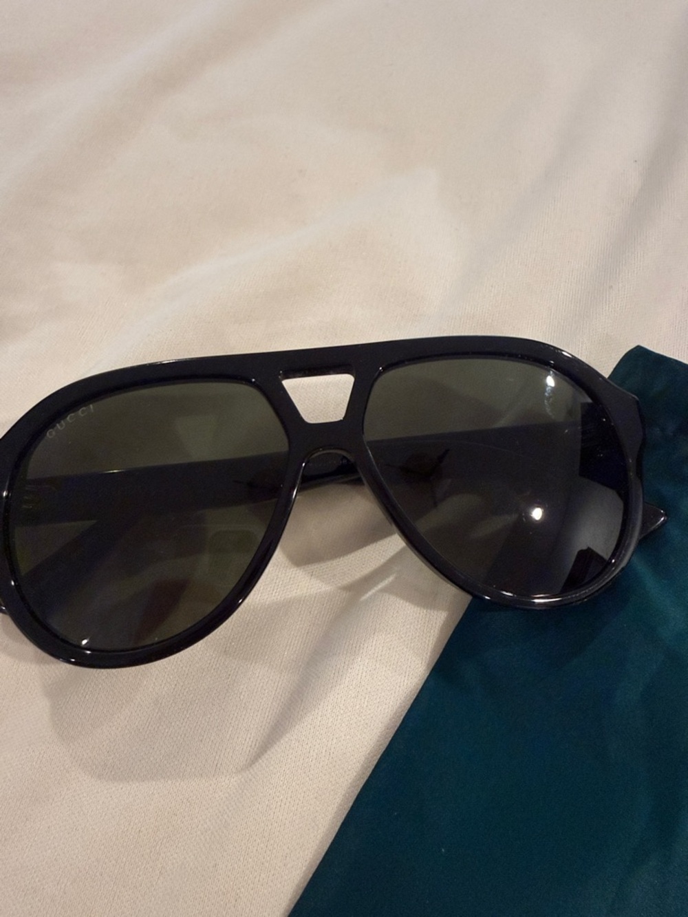 Gucci Black Glossy Aviator Sunglasses - Picture 5 of 5